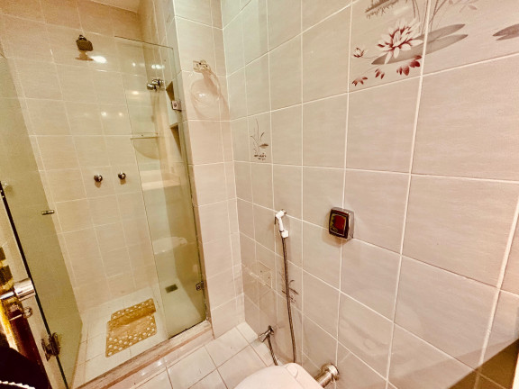 Imagem Imóvel com 4 Quartos à Venda, 130 m² em Flamengo - Rio De Janeiro Imagem Imóvel com 4 Quartos à Venda, 130 m² em Flamengo - Rio De Janeiro