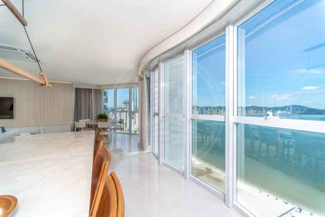 Imagem Apartamento com 4 Quartos à Venda, 237 m² em Centro - Balneário Camboriú Imagem Apartamento com 4 Quartos à Venda, 237 m² em Centro - Balneário Camboriú