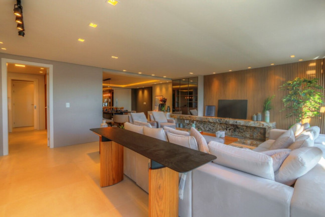 Imagem Apartamento com 3 Quartos à Venda, 311 m² em Vila Assunção - Porto Alegre
