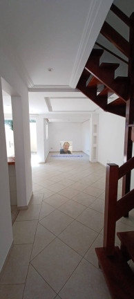 Imagem Casa com 3 Quartos para Alugar,  em Barueri