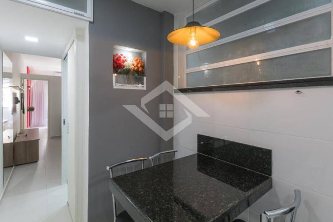 Imagem Apartamento com 1 Quarto à Venda, 45 m² em Copacabana - Rio De Janeiro Imagem Apartamento com 1 Quarto à Venda, 45 m² em Copacabana - Rio De Janeiro