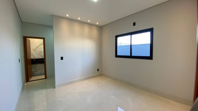 Imagem Casa com 3 Quartos à Venda, 141 m² em Tijucal - Cuiabá