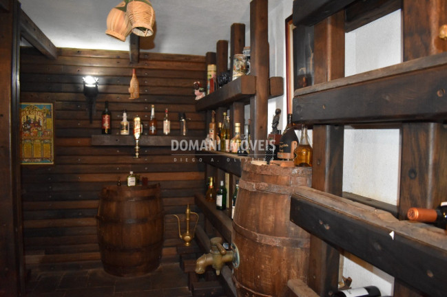 Imagem Casa com 6 Quartos à Venda, 2.111 m² em Região De Capivari - Campos Do Jordão