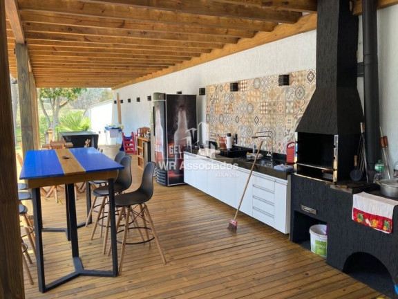 Imagem Imóvel com 2 Quartos à Venda, 150 m² Imagem Imóvel com 2 Quartos à Venda, 150 m²