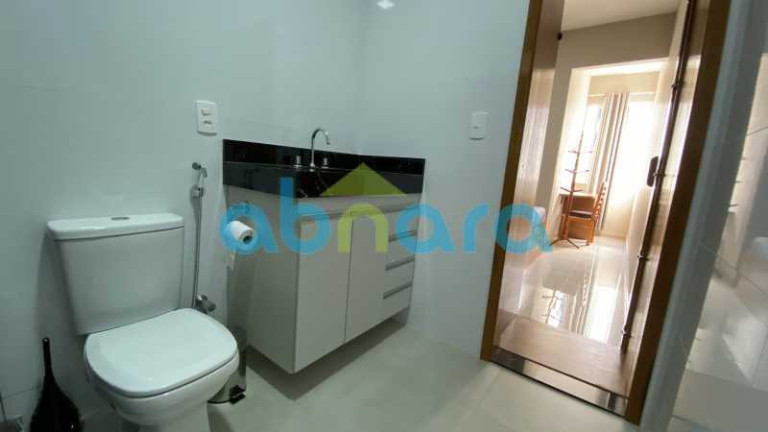 Imagem Apartamento com 2 Quartos à Venda, 63 m² em Copacabana - Rio De Janeiro Imagem Apartamento com 2 Quartos à Venda, 63 m² em Copacabana - Rio De Janeiro