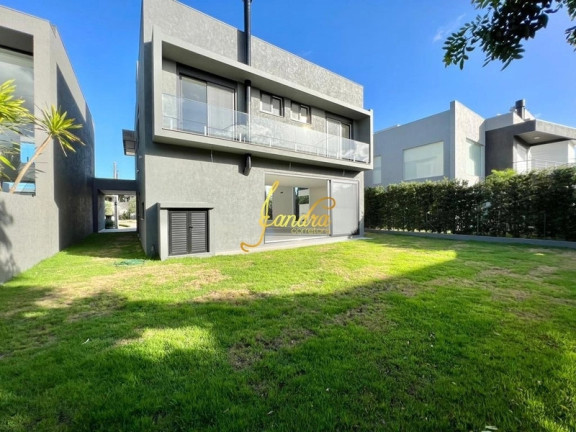 Imagem Casa de Condomínio com 4 Quartos à Venda, 284 m² em Zona Nova - Capão Da Canoa