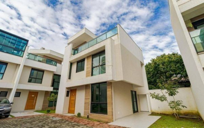 Imagem Casa com 3 Quartos à Venda, 125 m² em Bom Retiro - Curitiba Imagem Casa com 3 Quartos à Venda, 125 m² em Bom Retiro - Curitiba