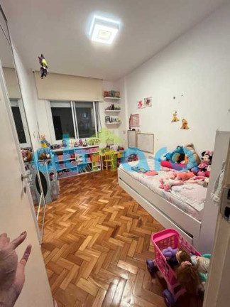 Imagem Apartamento com 3 Quartos à Venda, 135 m² em Copacabana - Rio De Janeiro Imagem Apartamento com 3 Quartos à Venda, 135 m² em Copacabana - Rio De Janeiro