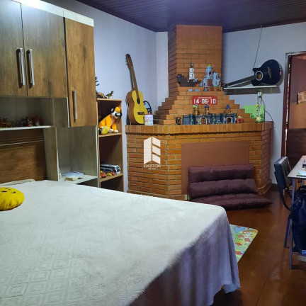 Imagem Casa com 3 Quartos à Venda, 225 m² em Tancredo Neves - Santa Maria