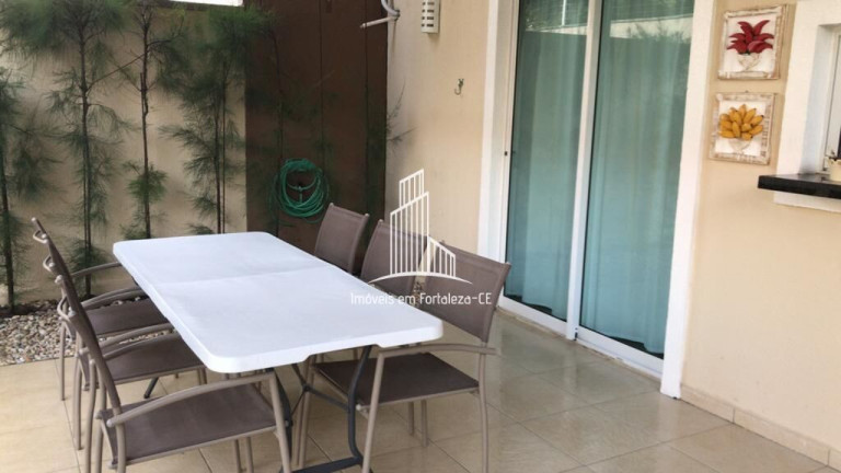 Imagem Casa com 4 Quartos à Venda, 206 m² em Centro - Eusébio Imagem Casa com 4 Quartos à Venda, 206 m² em Centro - Eusébio