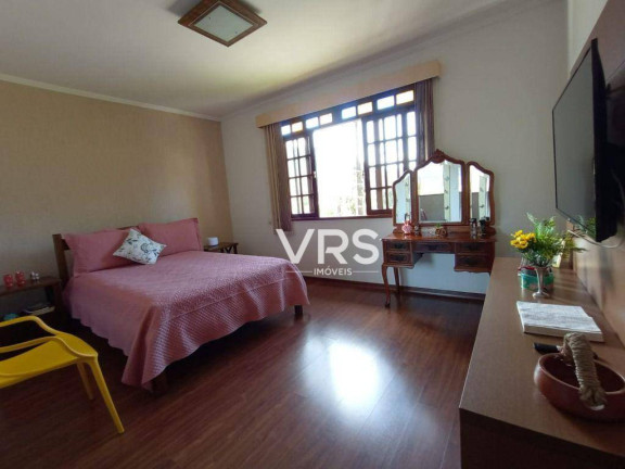Imagem Casa com 4 Quartos à Venda, 197 m² em Granja Guarani - Teresópolis