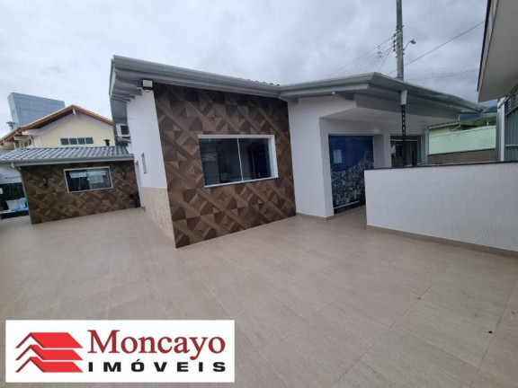 Casa com 3 Quartos à Venda, 327 m² em Centro - Caraguatatuba