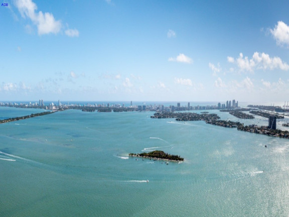 Imagem Imóvel com 4 Quartos à Venda, 296 m² em Centro - Miami