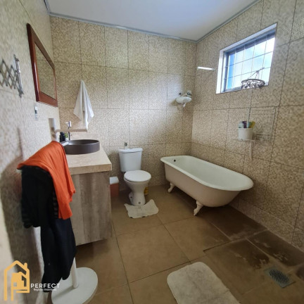 Imagem Casa com 4 Quartos à Venda, 200 m² em Jardim Maria Augusta - Taubaté Imagem Casa com 4 Quartos à Venda, 200 m² em Jardim Maria Augusta - Taubaté
