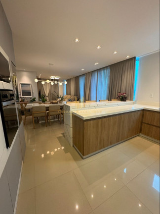Imagem Apartamento com 3 Quartos à Venda, 130 m² em Centro - Balneário Camboriú Imagem Apartamento com 3 Quartos à Venda, 130 m² em Centro - Balneário Camboriú