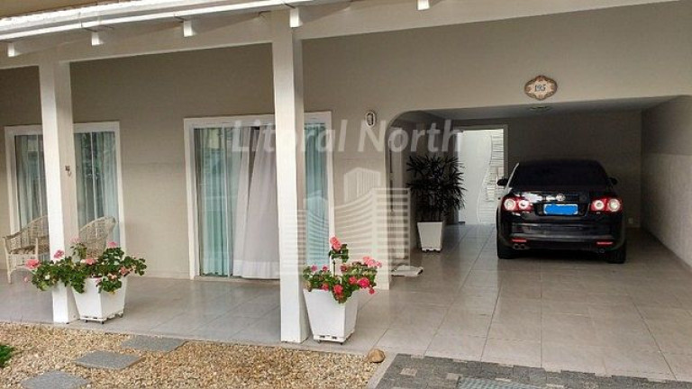 Imagem Casa com 3 Quartos à Venda, 339 m² em Fazenda - Itajaí