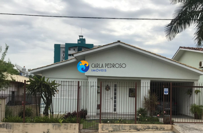 Imagem Casa com 3 Quartos à Venda, 172 m² em Centro - Criciúma