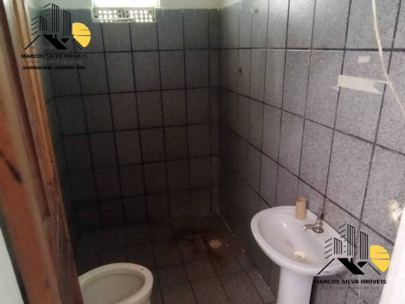Imagem Casa com 3 Quartos à Venda, 300 m² em Segismundo Pereira - Uberlândia