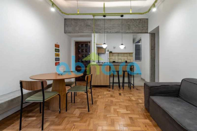 Apartamento com 2 Quartos à Venda, 70 m² em Copacabana - Rio De Janeiro