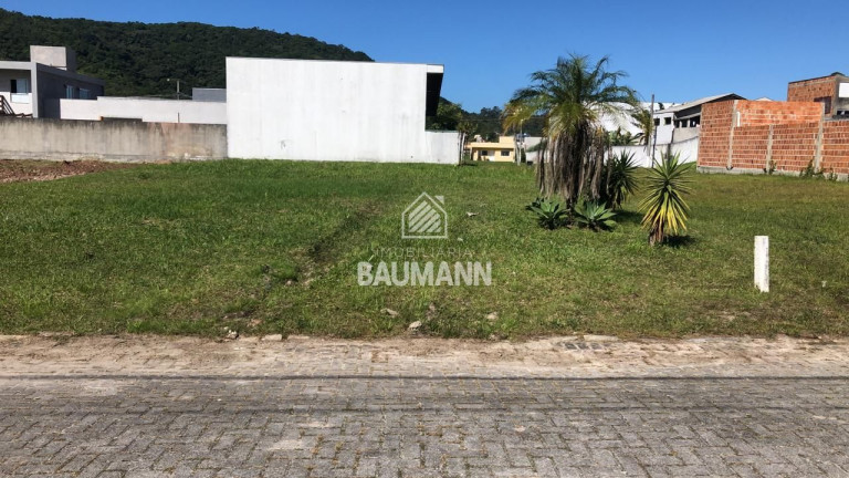 Terreno à Venda, 360 m² em Zimbros - Bombinhas