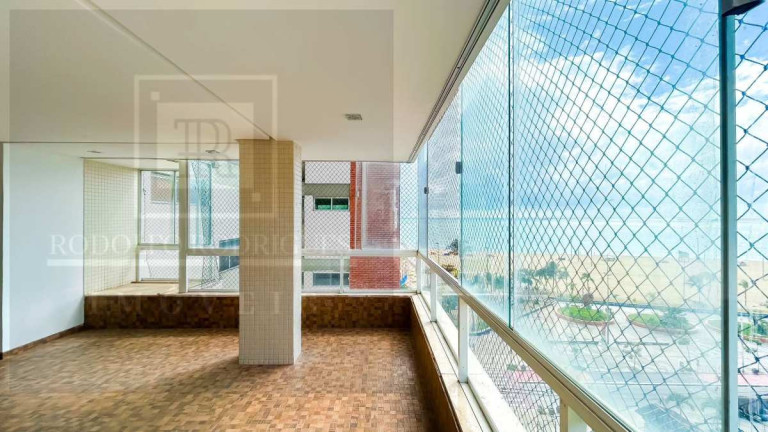Imagem Apartamento com 3 Quartos à Venda, 164 m² Imagem Apartamento com 3 Quartos à Venda, 164 m²