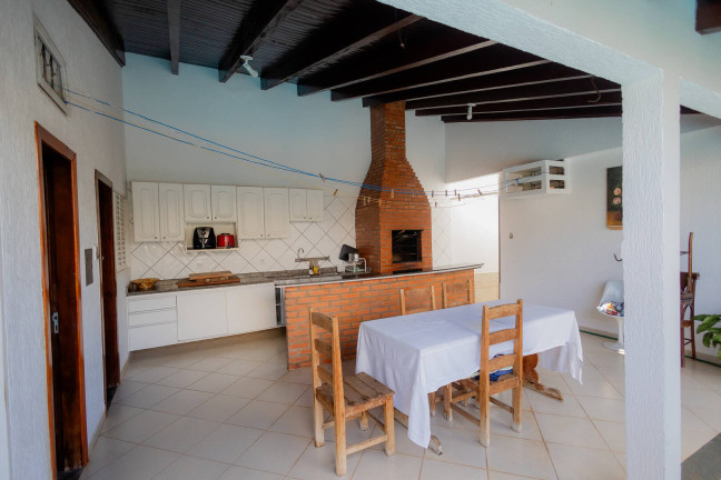 Imagem Casa com 4 Quartos à Venda,  em Jardim Califórnia - Cuiabá