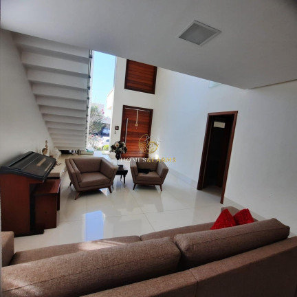 Imagem Casa com 5 Quartos para Alugar, em Jardins Valência - Goiânia Imagem Casa com 5 Quartos para Alugar, em Jardins Valência - Goiânia