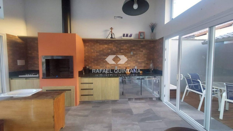 Imagem Casa com 3 Quartos à Venda, 260 m² em Cacupé - Florianópolis
