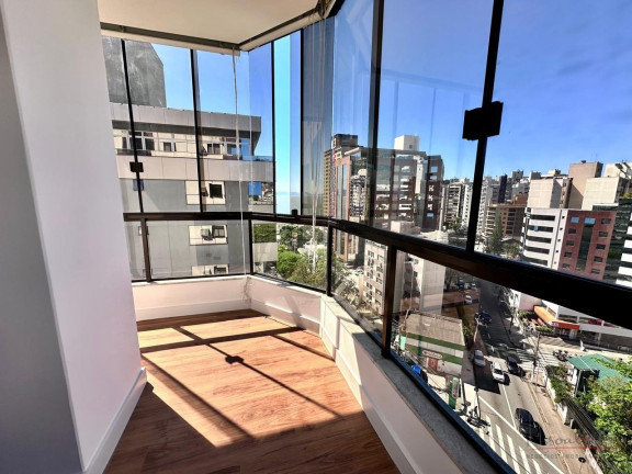 Imagem Apartamento com 4 Quartos à Venda, em Centro - Florianópolis Imagem Apartamento com 4 Quartos à Venda, em Centro - Florianópolis