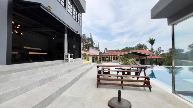 Imagem Casa com 7 Quartos à Venda, 400 m² em Pouso Alegre - Santa Isabel Imagem Casa com 7 Quartos à Venda, 400 m² em Pouso Alegre - Santa Isabel