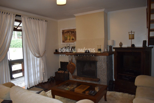 Imagem Imóvel com 4 Quartos à Venda, 178 m² em Região De Capivari - Campos Do Jordão Imagem Imóvel com 4 Quartos à Venda, 178 m² em Região De Capivari - Campos Do Jordão