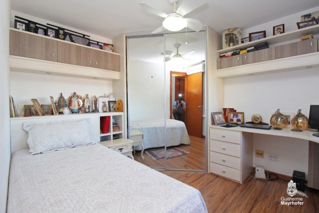 Imagem Imóvel com 3 Quartos à Venda, 104 m² em Menino Deus - Porto Alegre Imagem Imóvel com 3 Quartos à Venda, 104 m² em Menino Deus - Porto Alegre