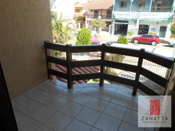 Sobrado com 3 Quartos à Venda, 242 m² em Centro - Esteio