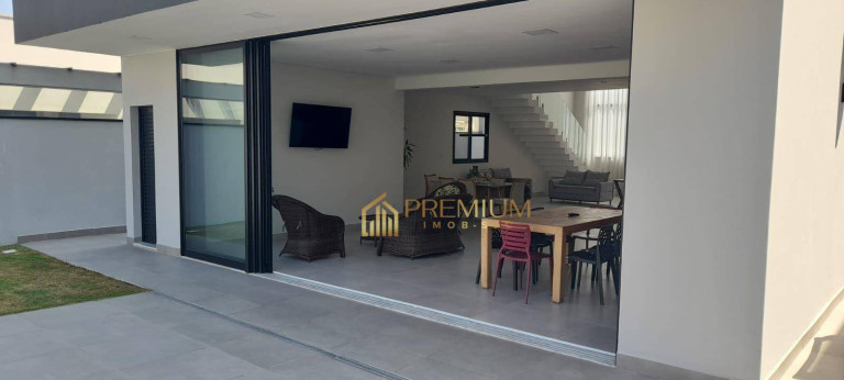 Imagem Sobrado com 4 Quartos à Venda, 250 m² em Costa Nova - Caraguatatuba