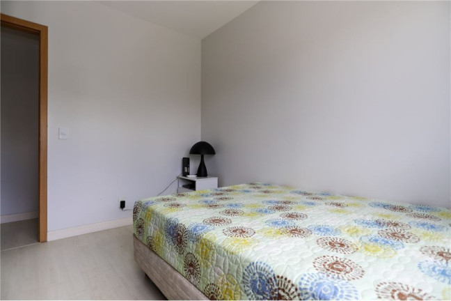 Imagem Apartamento com 2 Quartos à Venda, 69 m² em Jardim Lindóia - Porto Alegre