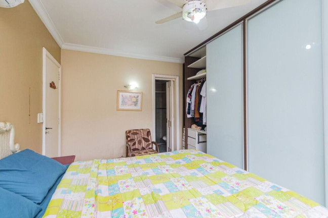 Imagem Imóvel com 3 Quartos à Venda, 110 m² em Petrópolis - Porto Alegre Imagem Imóvel com 3 Quartos à Venda, 110 m² em Petrópolis - Porto Alegre