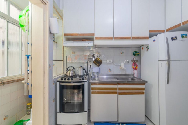 Imagem Imóvel com 3 Quartos à Venda, 64 m² em Vila Ipiranga - Porto Alegre