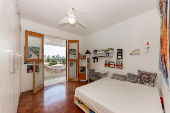 Imagem Casa com 3 Quartos à Venda, 333 m² em Sumaré - São Paulo Imagem Casa com 3 Quartos à Venda, 333 m² em Sumaré - São Paulo