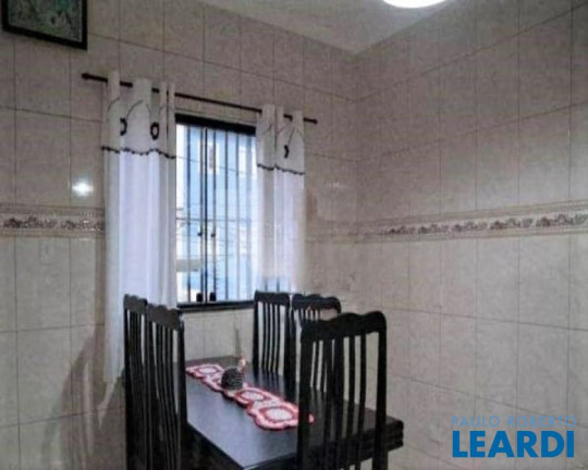Sobrado com 3 Quartos à Venda, 240 m² em Jardim Utinga - Santo André