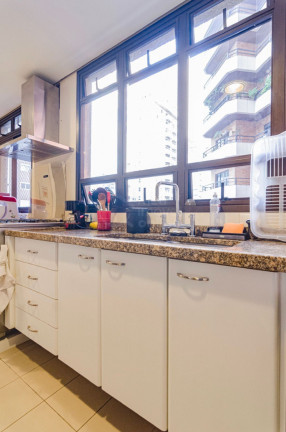Imagem Apartamento com 3 Quartos à Venda, 200 m²