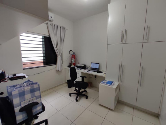Imagem Imóvel com
3 Quartos à Venda, 130 m² em
Oriente Ville -
Goiania Imagem Imóvel com
3 Quartos à Venda, 130 m² em
Oriente Ville -
Goiania