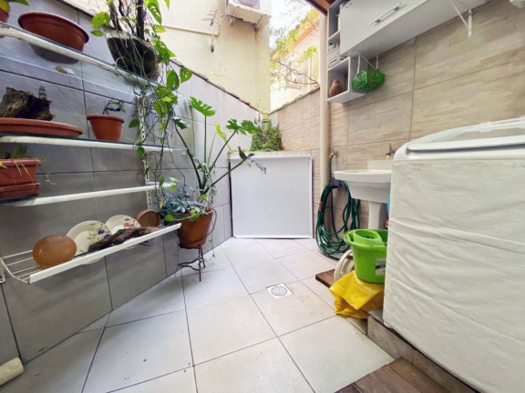 Imagem Imóvel com 1 Quarto à Venda,  em Petrópolis - Porto Alegre