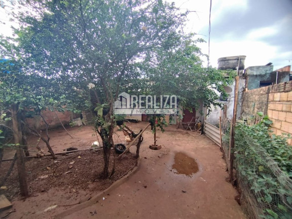 Imagem Casa com 3 Quartos à Venda, 240 m² em Núcleo Habitacional Silvério Cartafina - Uberaba