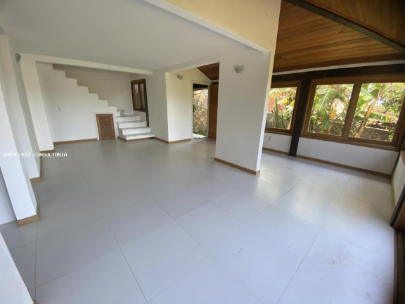 Imagem Casa com 3 Quartos à Venda, 182 m² em Ferradura - Armação Dos Búzios Imagem Casa com 3 Quartos à Venda, 182 m² em Ferradura - Armação Dos Búzios