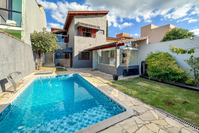 Imagem Casa com 5 Quartos à Venda, 239 m² em Jardim Santa Bárbara - Atibaia