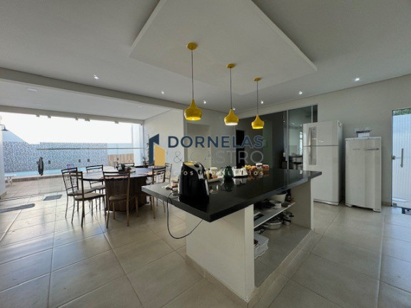 Imagem Casa com 3 Quartos à Venda, 400 m² em Guará I - Brasília Imagem Casa com 3 Quartos à Venda, 400 m² em Guará I - Brasília
