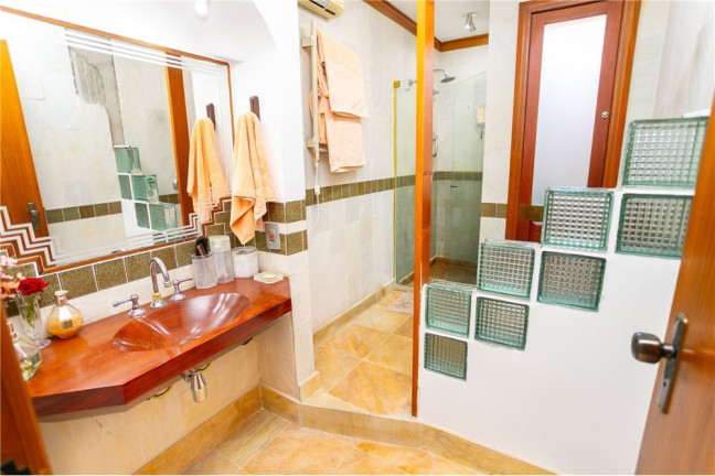 Imagem Casa com 4 Quartos à Venda, 400 m² em Jardim Planalto - Porto Alegre