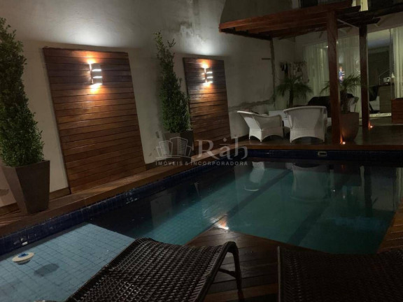 Imagem Sobrado com 3 Quartos à Venda, 280 m² em São João - Itajaí Imagem Sobrado com 3 Quartos à Venda, 280 m² em São João - Itajaí