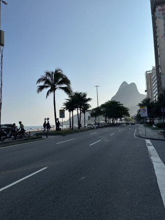 Imagem Imóvel com 2 Quartos à Venda, 85 m² em Leblon - Rio De Janeiro Imagem Imóvel com 2 Quartos à Venda, 85 m² em Leblon - Rio De Janeiro