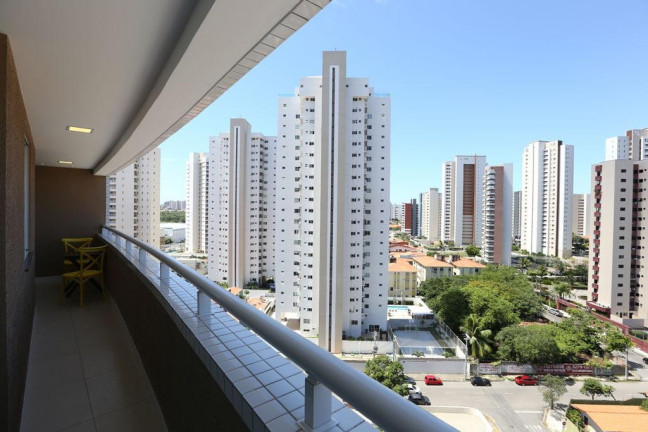 Imagem Apartamento com 3 Quartos à Venda, 71 m²em Guararapes - Fortaleza